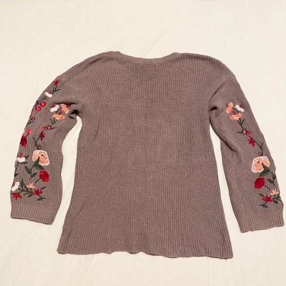 American Eagle Floral Embroidered V Neck Sweater Womens Size Medium - Picture 10 of 16
